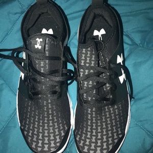 Never worn under Armour sneakers size 8